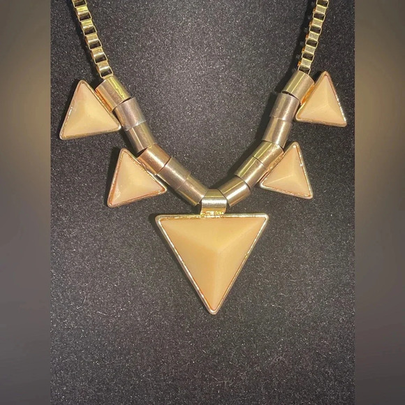 Vintage Geometric Peach Acrylic Stone Goldtone Necklace Granny Chic - Picture 2 of 11